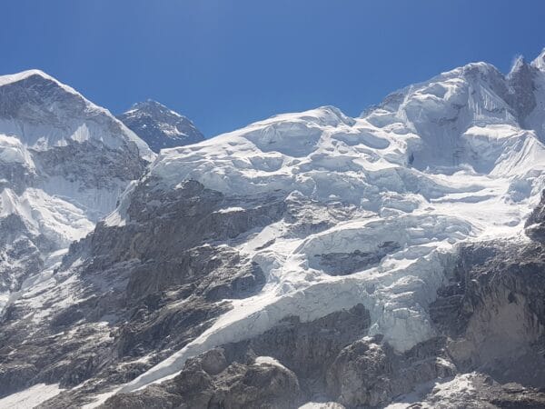 Everest trekking